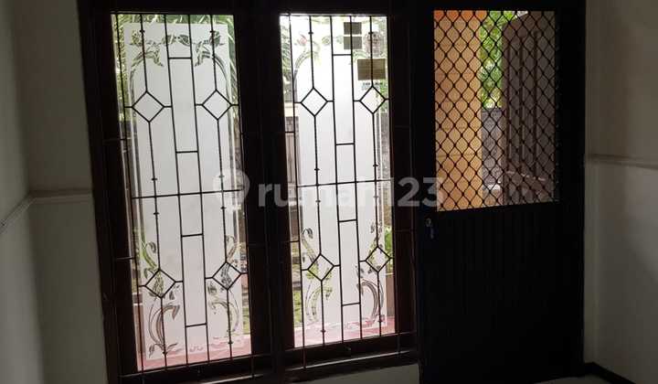 For Sale Ready-to-Occupy House in Graha Sampurna Indah Housing Complex, Surabaya 2