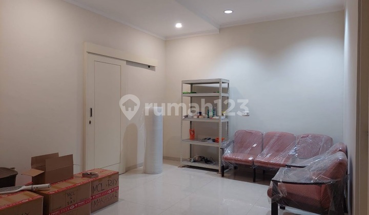 Dijual Vila Valensia Pakuwon Minimalis Modern Full Furnished 2