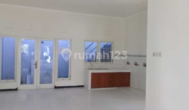 Dijual Rumah Hook 1 Lantai Taman Pondok Indah Wiyung