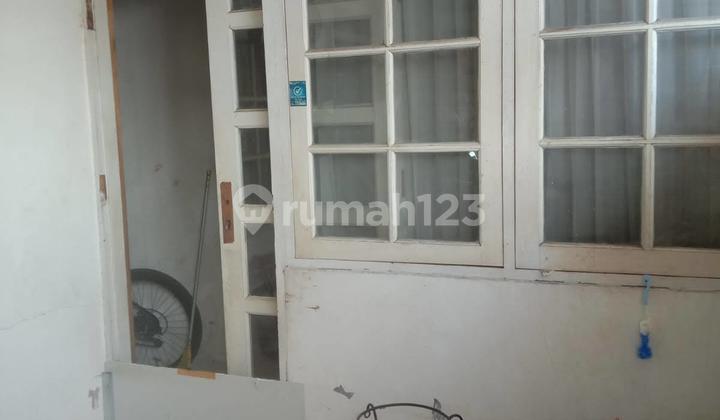 Dijual Rumah Butuh Renov Di Lokasi Strategis Griya Kebraon Barat 2