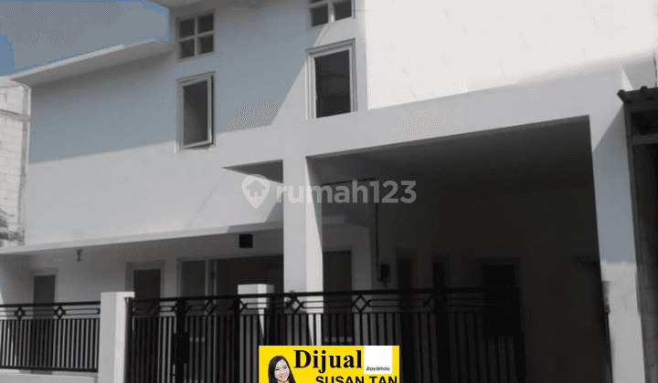 Rumah Full Renov Perumahan De Alamuda Residence Kebraon Surabaya 1
