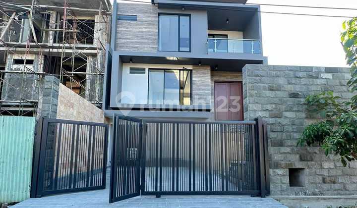 For Sale New 3-Story House in Babatan Pratama Surabaya, Brand New 2