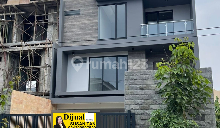 For Sale New 3-Story House Babatan Pratama Surabaya For Sale New 3-Story House Babatan Pratama Surabaya