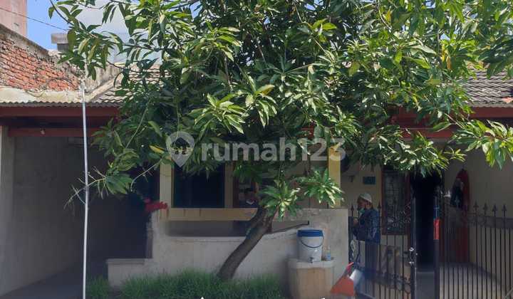 For Sale House Babatan Pilang Needs Renovation