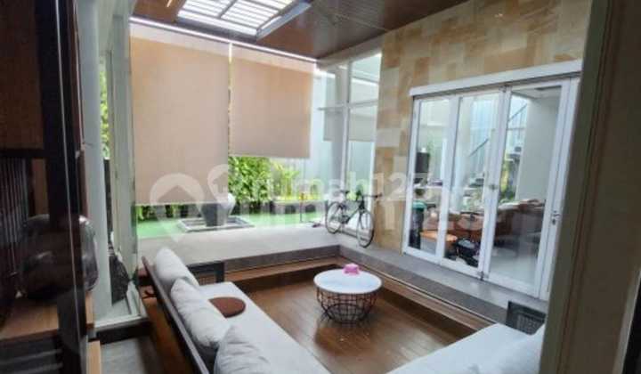 Dijual Rumah Modern Mewah Royal Residence Cluster Terdepan