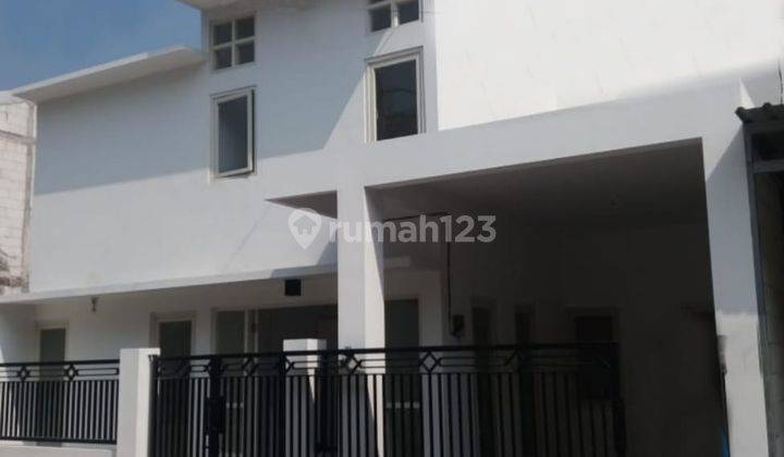 Rumah Full Renov Perumahan De Alamuda Residence Kebraon Surabaya 2