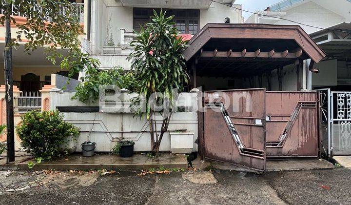 RUMAH JELAMBAR BAWAH NJOP DALAM KOMPLEK DEPAN TAMAN LINGKUNGAN TENANG AMAN 1