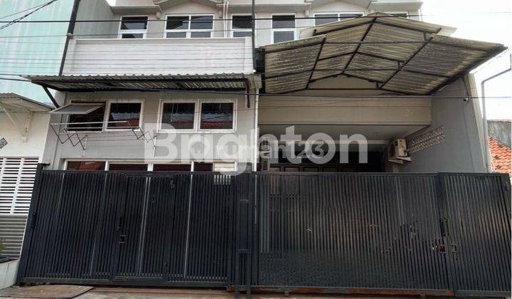 RUMAH BAGUS JELAMBAR TERAWAT SIAP HUNI SEMI FURNISH 1