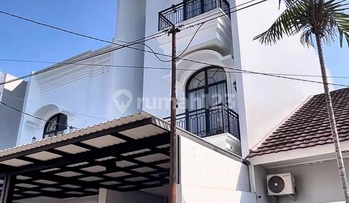 V010 - Dijual Rumah Taman Ratu 4x14.75 Design American Style Dekat Tanjung Duren