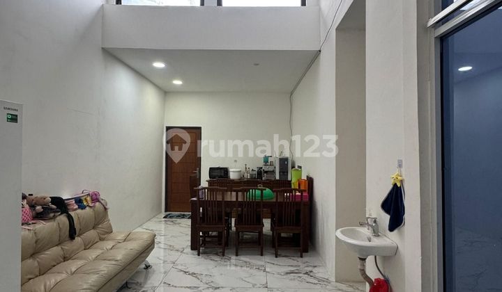 Full Furnished 7X20m House in Duta Mas Jelambar Complex