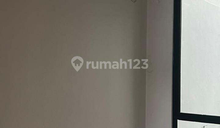 For Rent: 2-Story House in Cendana Britania By Rumah Chinida (Dw) 2