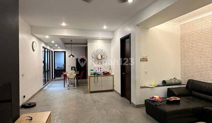 Rumah 2 Lantai Sudah Renovasi Furnished di Bsd Avani, Tangerang 2