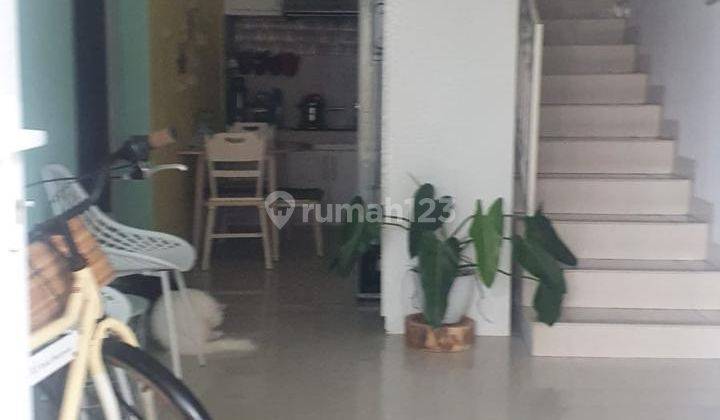 Dijual Cepat Rumah Semi Furnished Lokasi Strategis di Serpong 2