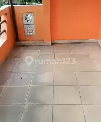 Dijual Rumah SHM 2.5 Lantai di Kelapa Dua By Rumah Chinida (Dw) 2