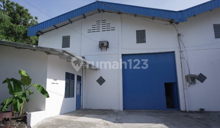 For Rent Ready-to-Use Warehouse in Daan Mogot by Rumah Chinida (Yt) For Rent Ready-to-Use Warehouse in Daan Mogot by Rumah Chinida (Yt)