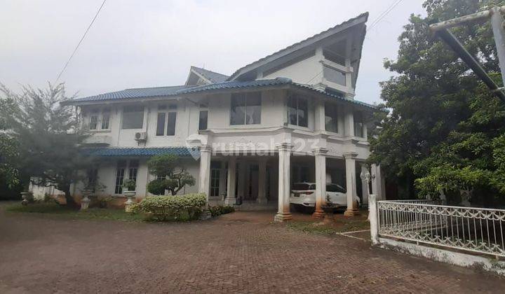 Dijual Rumah besar dengan 3 bangunan dan ada bangunan sekolah 2