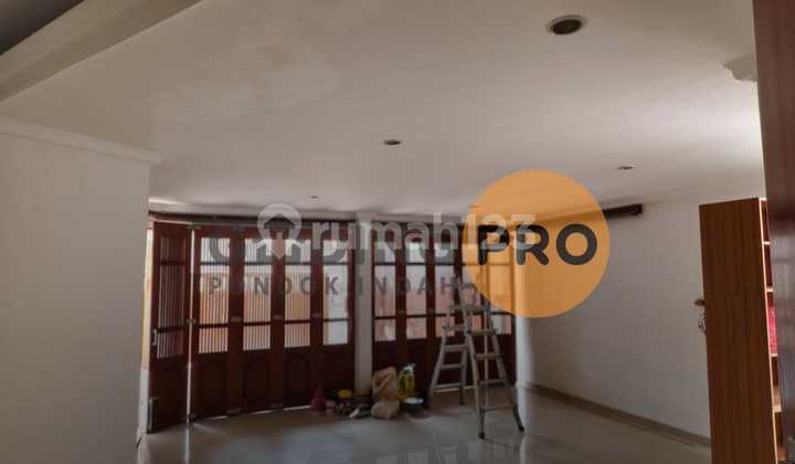 DISEWAKAN RUMAH DI PONDOK INDAH 2