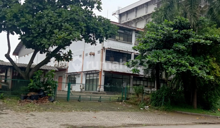 Spacious Warehouse With 3 Well-Maintained Floors in Taman Tekno BSD Warehousing Area, South Tangerang, Banten Spacious Warehouse With 3 Well-Maintained Floors in Taman Tekno BSD Warehousing Area, South Tangerang, Banten