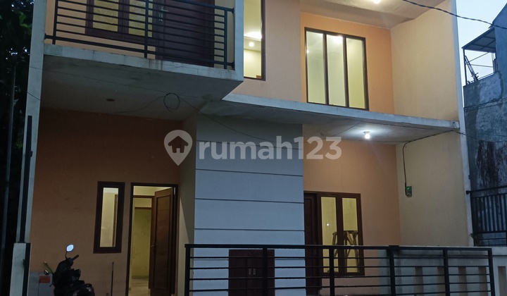 Rumah Bagus 2 Lantai Sudah Renovasi di Grand Serpong Dekat Nempel Bsd Tangerang Banten