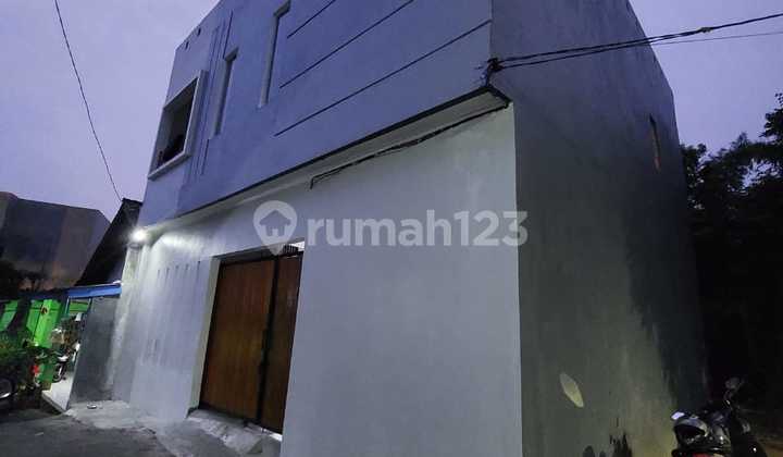 Premium 2-Story Rooftop Boarding in a Great Location Near the Stand in Bintaro, South Tangerang, Banten 1