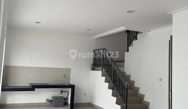 Rumah 2 Lantai 8x10 di Miami Pik2 Jl. Salembaran Jati  2