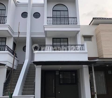 Disewakan Rumah Bagus 3 Lantai di Cluster Concerto Golf Island PIK 1