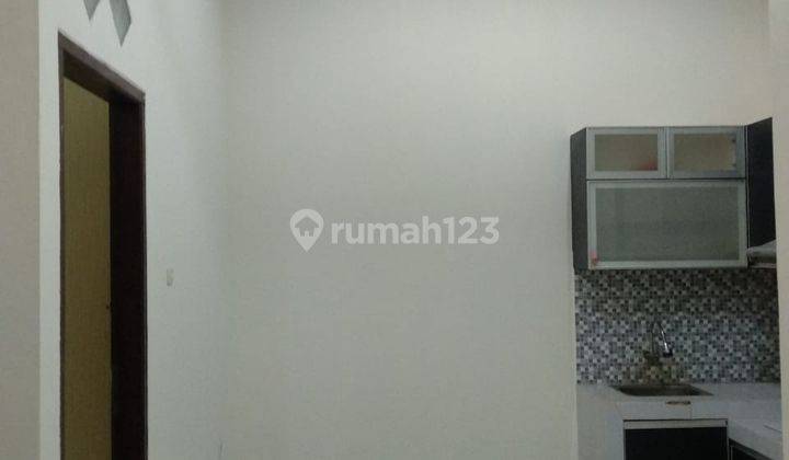 Dijual Rumah Ada Island Kitchen di Jl. Poris Indah 1