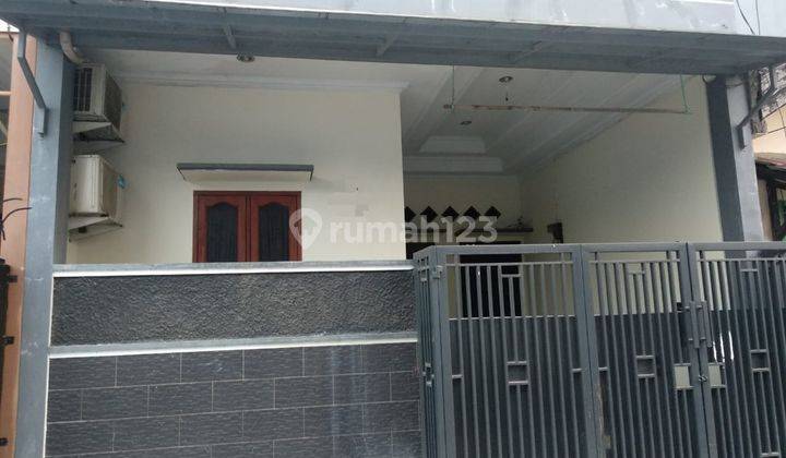Dijual Rumah Ada Island Kitchen di Jl. Poris Indah 2