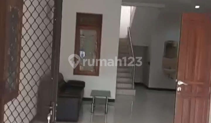 Very Strategic, Zero Road, Suitable for Business or Residence, Raya Darmo Baru Barat, West Surabaya, East Java Nice House at Jl. Raya Darmo Baru Barat No.93, Sonokwijenan, Sukomanunggal, Surabaya City, East Java, Indonesia, 60189, Sukomanunggal