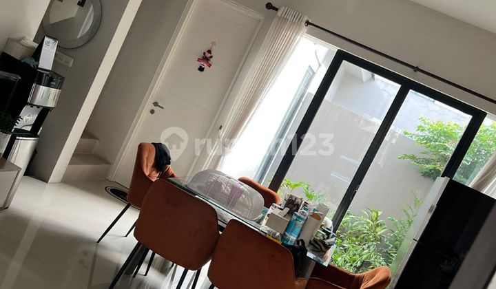 Fully Furnished 2-Story House Under 1 Billion, Grand Sunrise Menganti Gresik 2