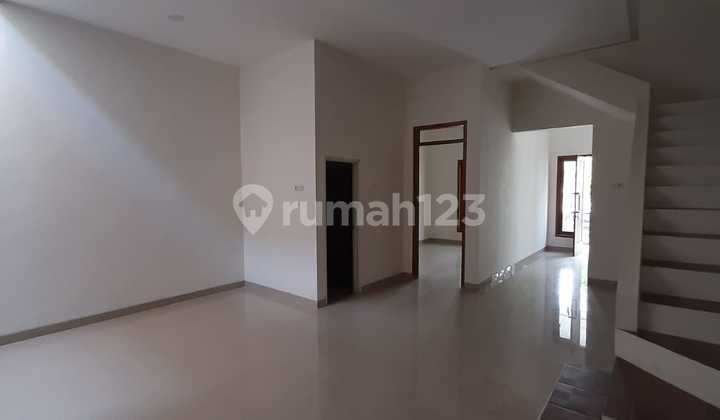 1.7 M West Surabaya, Babatan Pratama Residential Area, East Java 2