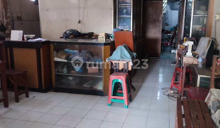 Zero Street, Suitable for Business or Office, Shop House in Raya Mastrip Area, Surabaya, East Java. Shop House at Jl. Raya Mastrip No. 2, Kedurus, Karang Pilang, Surabaya City, East Java, Indonesia, 60223, Karangpilang SHM. 2