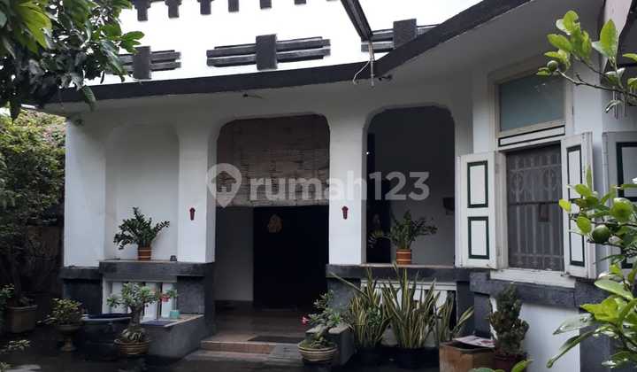 Rumah Ngantong Dan Strategis, Kapasan Lor, Surabaya Timur, Jawa Timur Rumah SHM di Jl. Kapasan Lor no 10, Sidodadi, Simokerto, Kota Surabaya, Jawa Timur, Indonesia, 60145, Simokerto