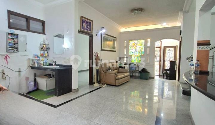 Masih Bagus Rumah 2 Lantai, Taman Darmo Permai Selatan, Surabaya Barat, Jawa Timur Rumah Bagus SHM di Taman Darmo Permai Selatan Iv No. 8, Pradahkali Kendal, Dukuh Pakis, Kota Surabaya, Jawa Timur, Indonesia, 60226, Sukomanunggal 2