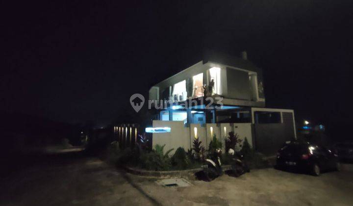 Villa Cantik Desain Modern Glass Dekat Terminal Kediri 2