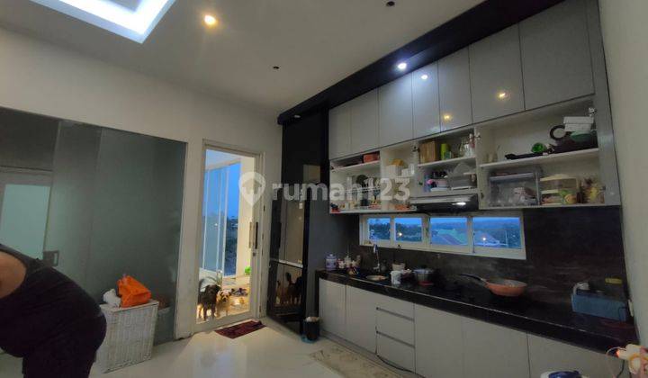Villa Cantik Desain Modern Glass Dekat Terminal Kediri 9