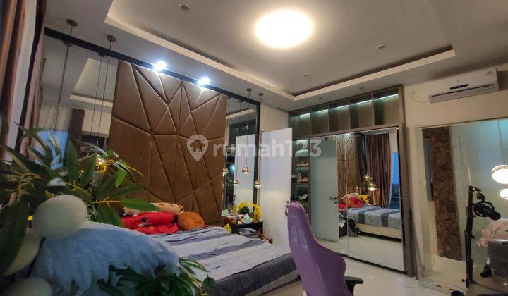 Villa Cantik Desain Modern Glass Dekat Terminal Kediri 15