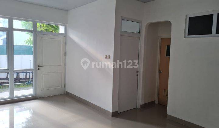 Disewakan Rumah 1 Lantai Baru Renov Luas Tanah 150 Meter Harga Sewa / Tahun 80 Juta .minim Sewa 2 Tahun 1