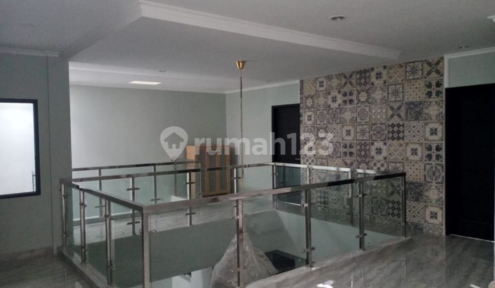 Dijual Rumah Di Puri .