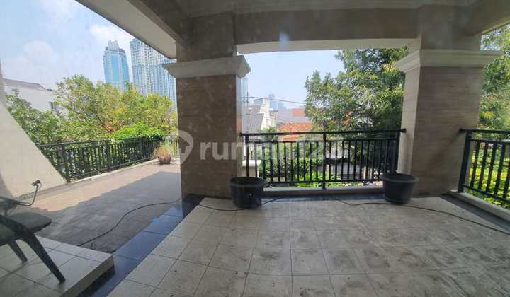 Disewakan Rumah Mewah di Menteng Jakarta Pusat Lokasi Strategis 2