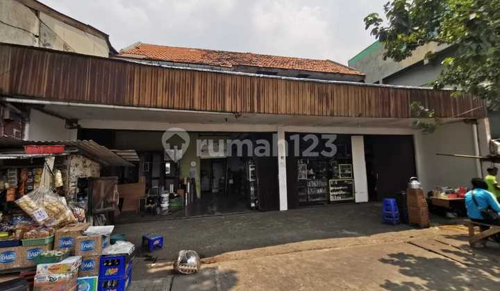For Sale Commercial Space in Strategic Location at Senen, Central Jakarta