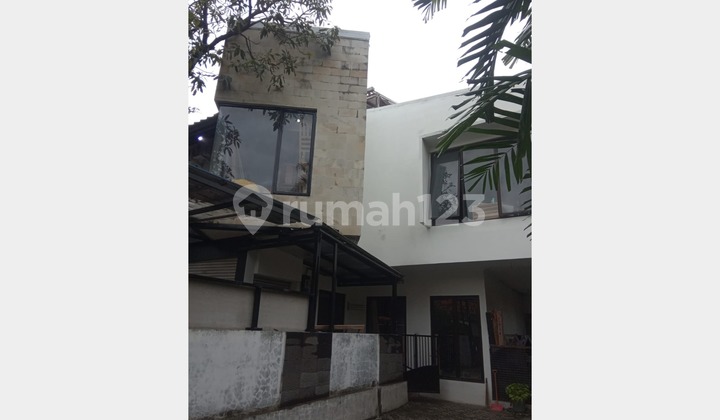For Sale Comfortable House in Strategic Location Menteng Central Jakarta