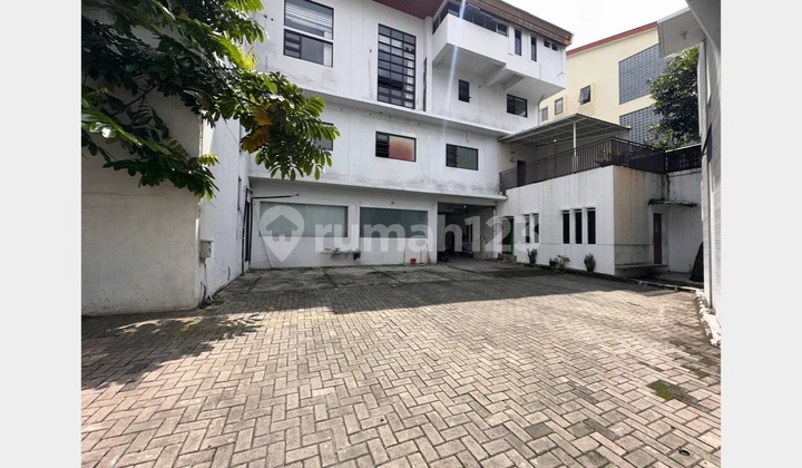 Dijual Gedung Perkantoran 3 Lantai Kebayoran Baru Jakarta Selatan 1