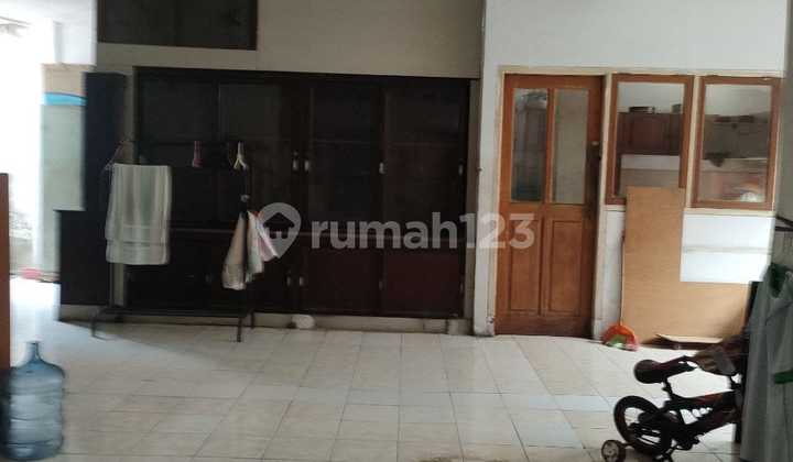 Dijual Rumah Hitungan Tanah di Menteng Lokasi Strategis