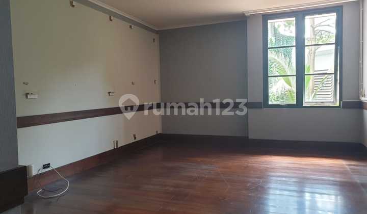 Disewakan Rumah di Menteng Lokasi Strategis dan Nyaman Disewakan Rumah di Menteng Lokasi Strategis dan Nyaman