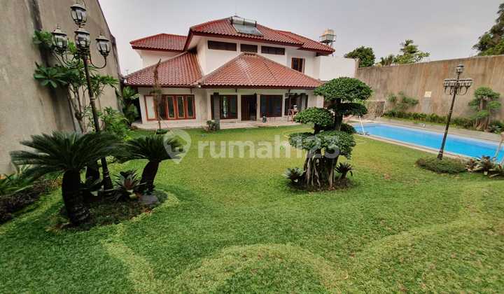 Dijual Rumah Mewah Halaman Luas di Cilandak Jakarta Selatan