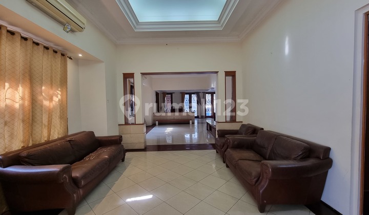 Dijual Rumah Idaman di Menteng Jakarta Pusat Lokasi Strategis & Nyaman Dijual Rumah Idaman di Menteng Jakarta Pusat Lokasi Strategis & Nyaman