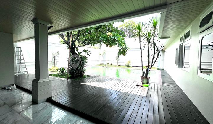 Disewakan Rumah Cantik Idaman di Menteng Lokasi Strategis