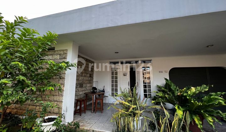 For Sale House in Menteng Central Jakarta Strategic & Comfortable Location