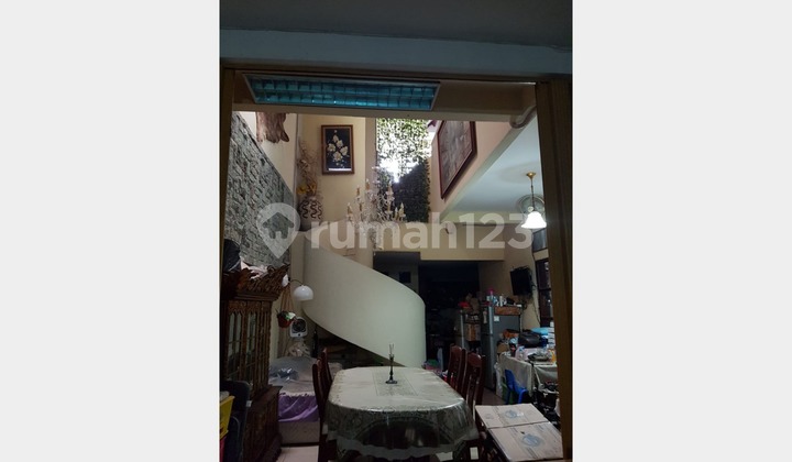 Dijual Rumah Bagus Lokasi Strategis Kebayoran Baru 